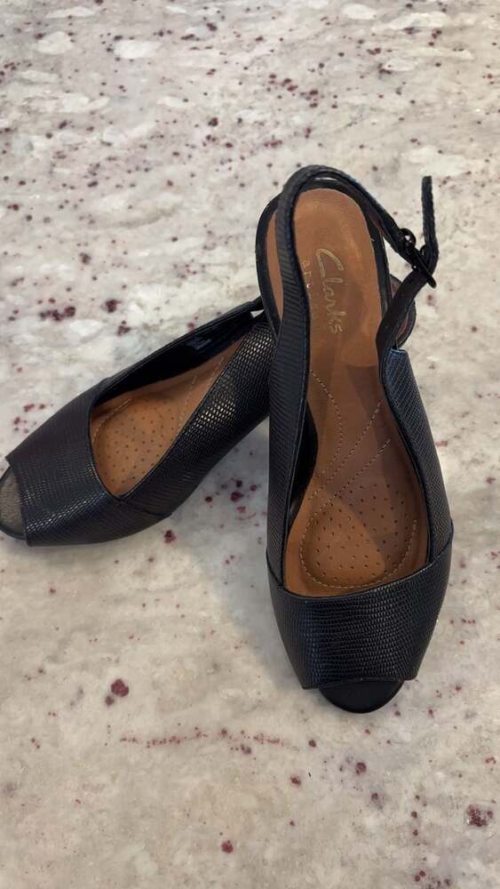 Clarks Heavenly Leah‎ Women Leather Pumps